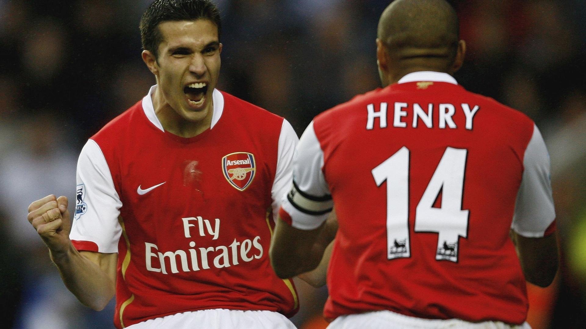 ac米兰官网首页-英超裁判组引入语境回溯技术提升争议判罚沟通清晰度，英超联赛裁判